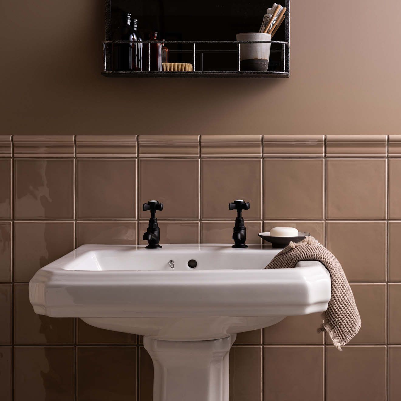 Winchester Artisan Gloss Field Tile - Ickworth - Image 2