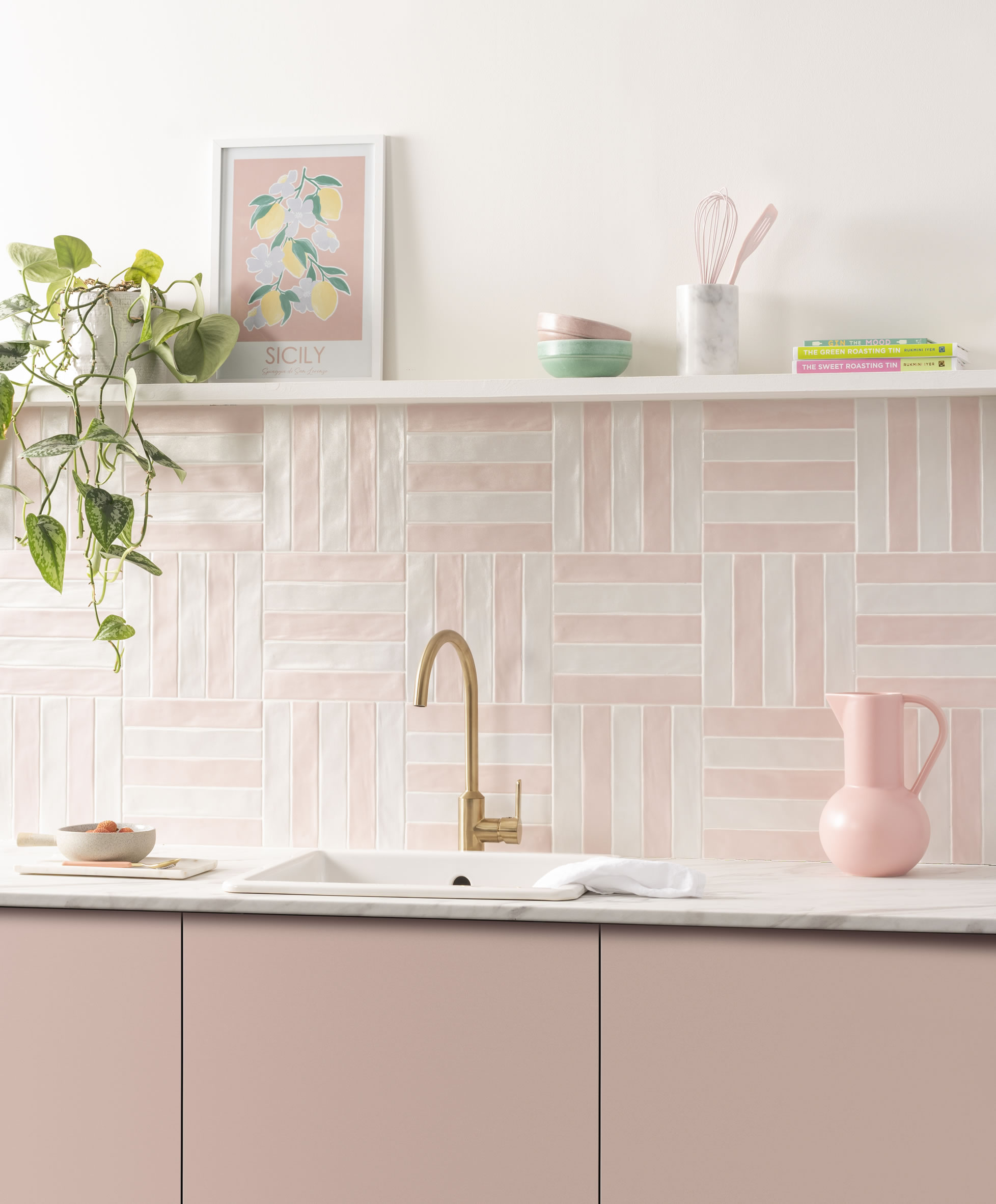 Sherbet Pink IM-0027223 and White IM-0027225