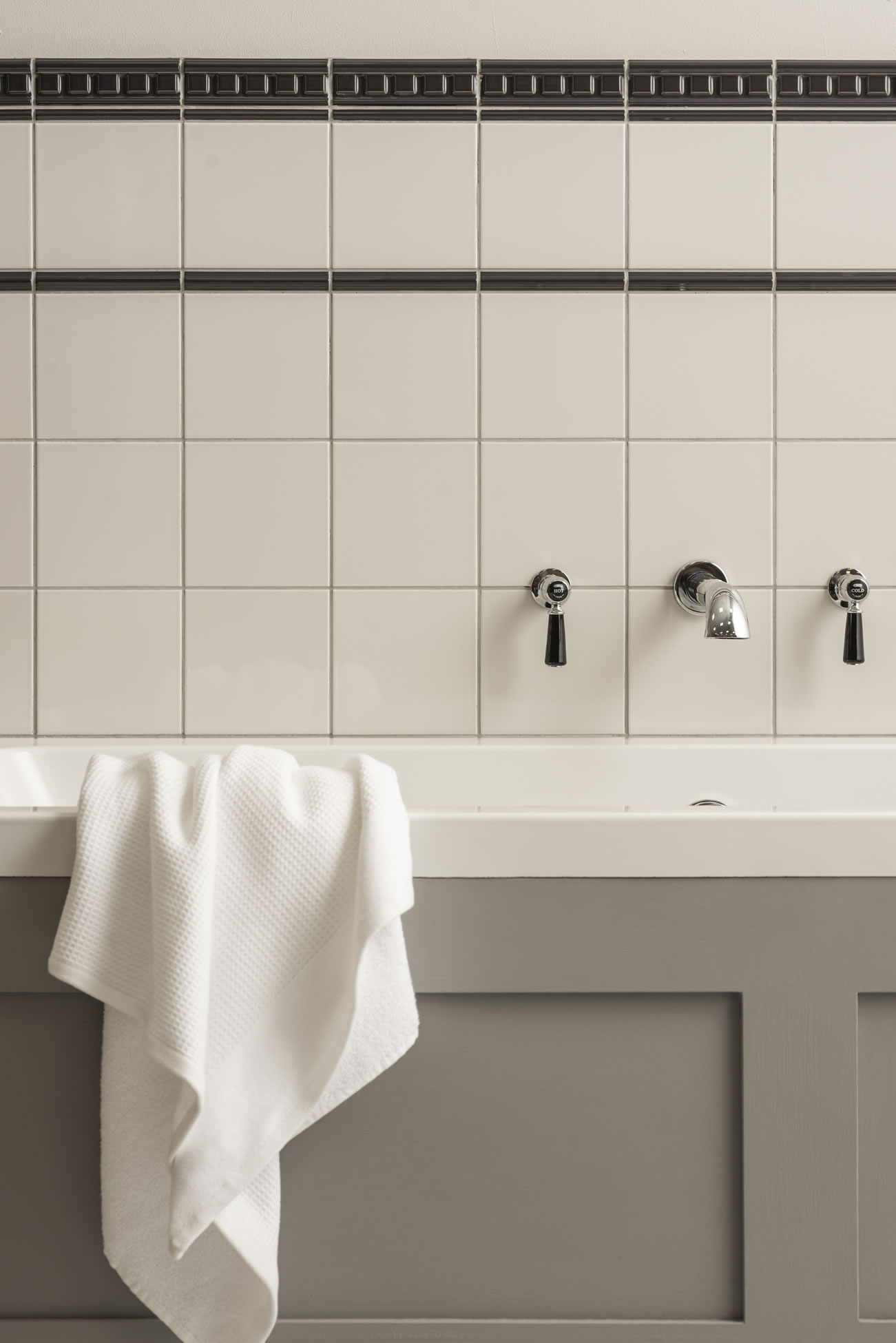 Artworks_Chancel-Grey-Field-Tiles-IM-0001100-with-Charcoal-Grey-Dentil-Omega-and-Astragal